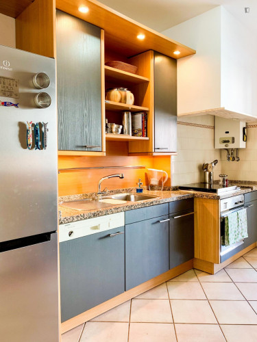 Beautiful 3-bedroom apartment in Santa Apolónia - Gallery - 32