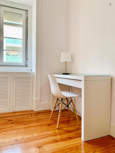 Beautiful 3-bedroom apartment in Santa Apolónia - Gallery - 10