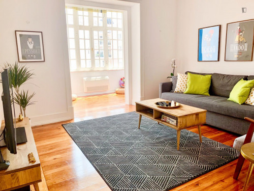 Beautiful 3-bedroom apartment in Santa Apolónia - Gallery - 30