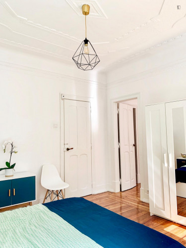 Beautiful 3-bedroom apartment in Santa Apolónia - Gallery - 24