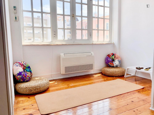 Beautiful 3-bedroom apartment in Santa Apolónia - Gallery - 18