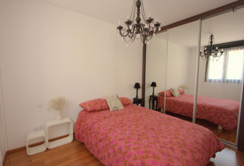 2-Bedroom apartment near Universitat metro station