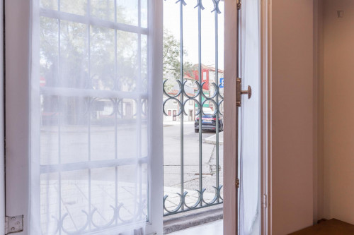 Single bedroom in a 9-bedroom apartment next to Universidade Fernando Pessoa