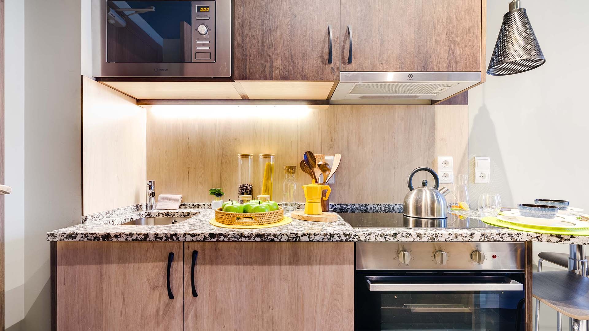 Studio With Kitchen - Premium - 3