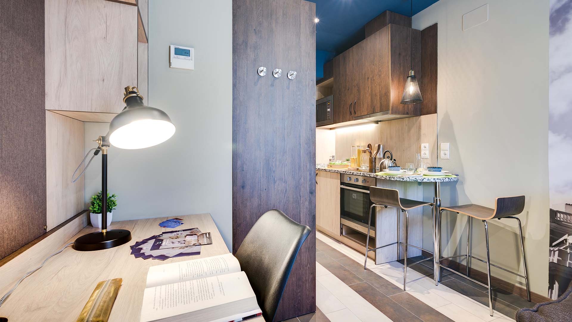 Studio With Kitchen - Premium - 2