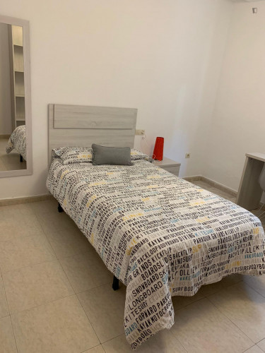 Bright single bedroom in a 6-bedroom apartment in Buenos Aires neighborhood - Gallery - 6