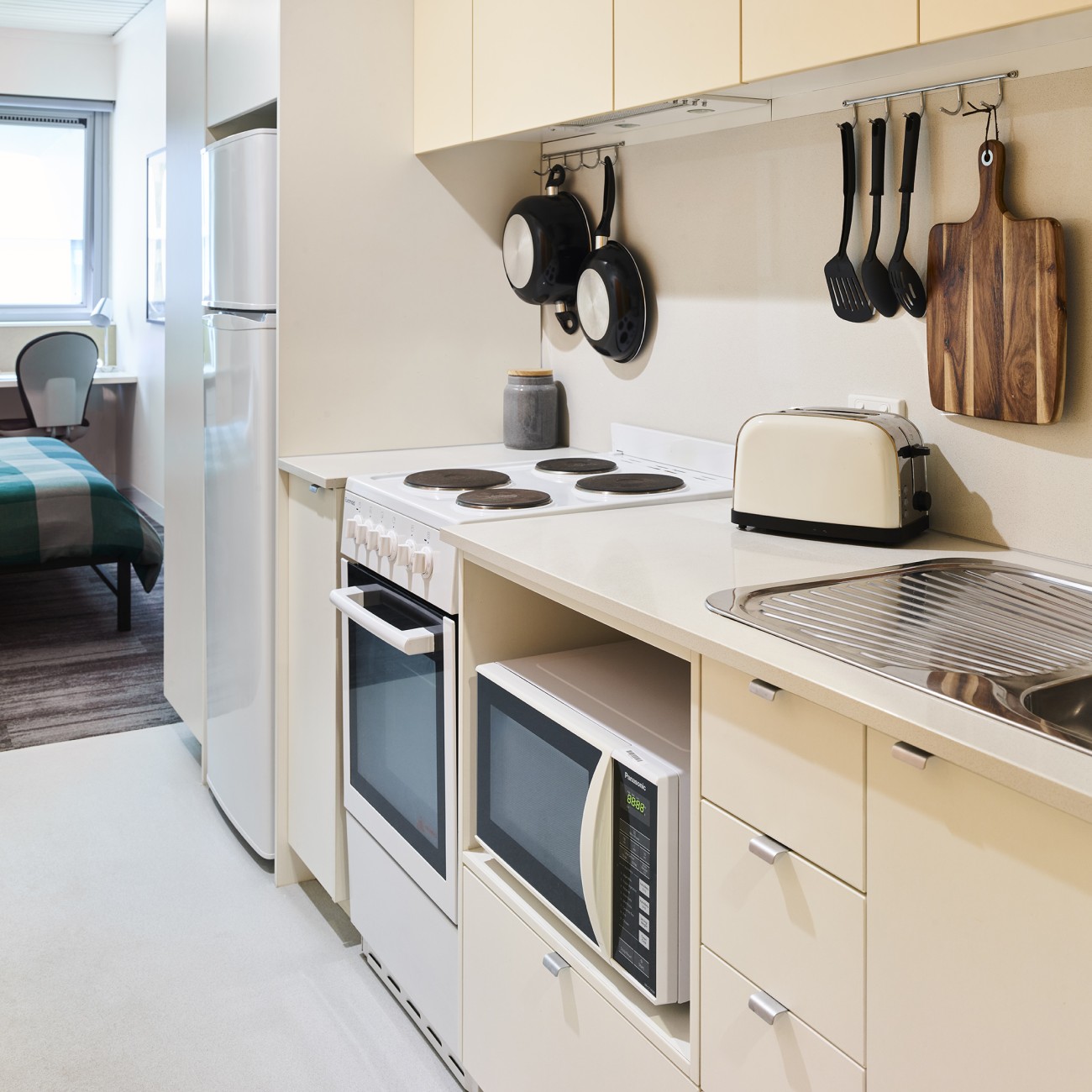  Large Studio Apartment  -  Student Village Melbourne  - Gallery -  3