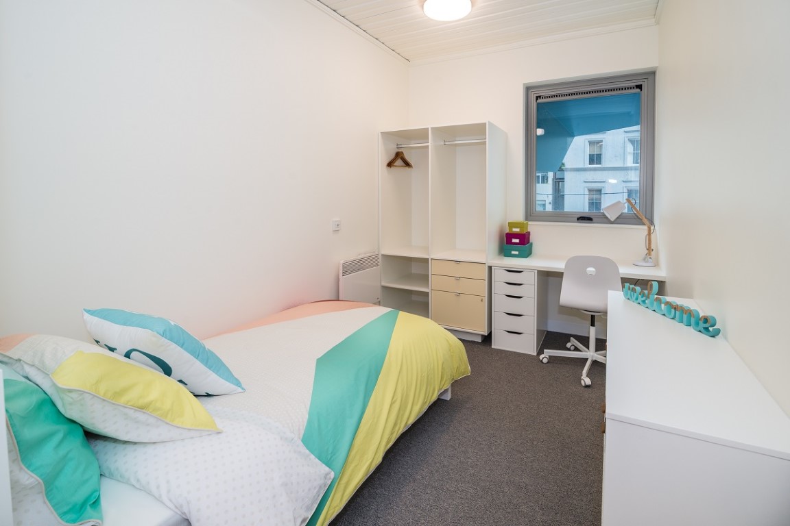  En-Suite 4 Bdrm Apt  -  Student Village  - Gallery -  1