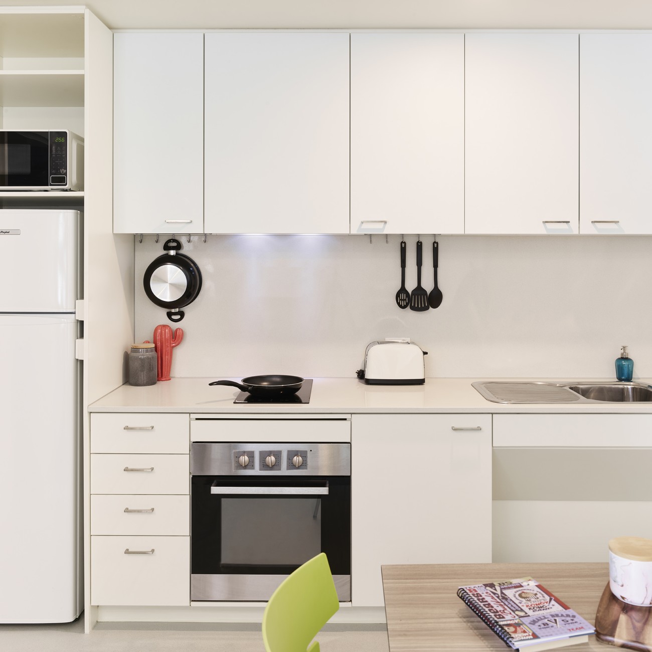  Superior Studio Apartment  -  Student Village Melbourne  - Gallery -  2