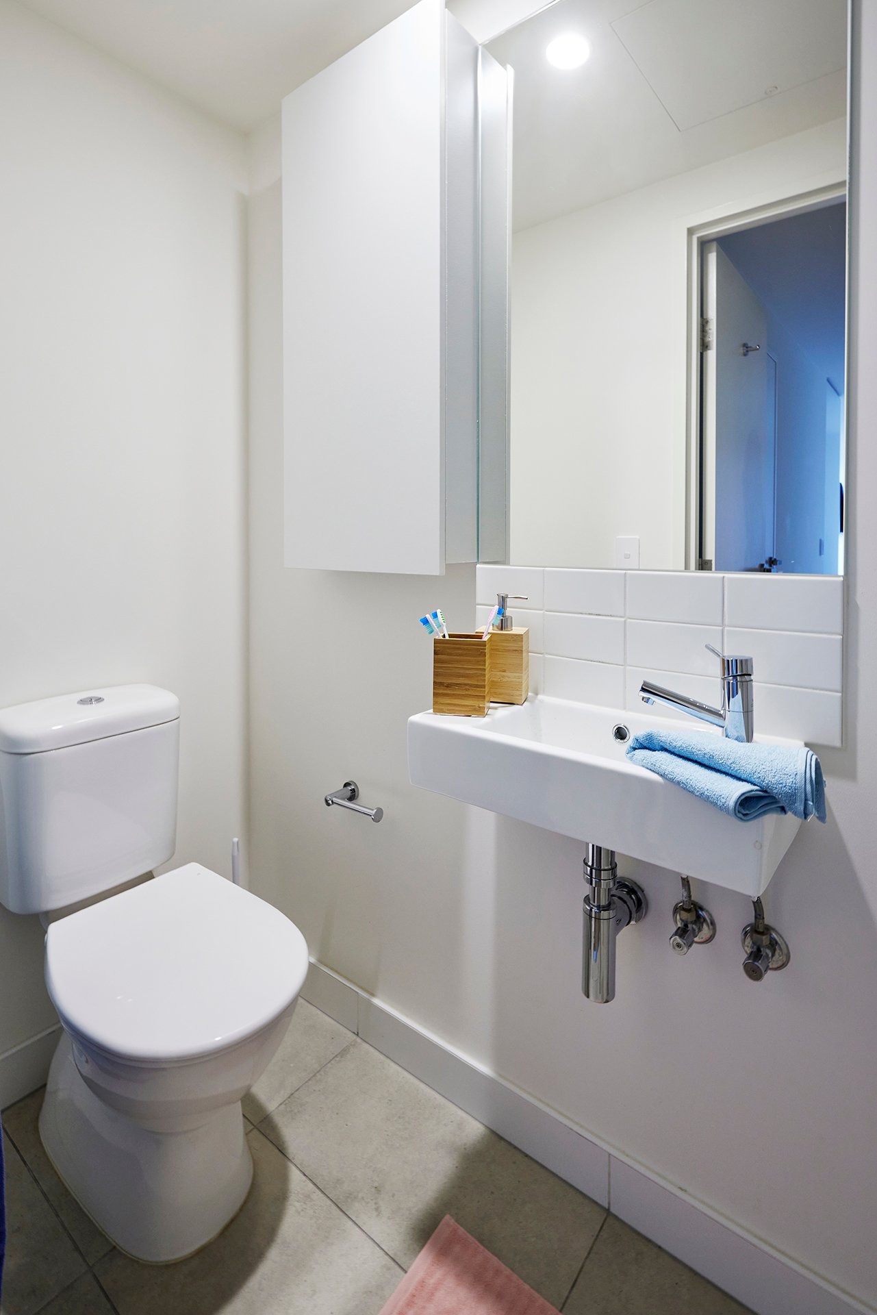  King Single Bed, 3 Bed Apartment With Ensuite  -  Atira Peel St  - Gallery -  5