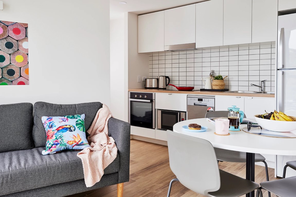 King Single Bed, 4 Bed Apartment - Scape Peel - Gallery - 6