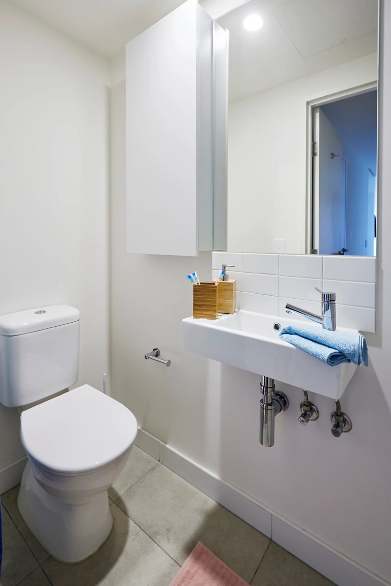  King Single Bed, 4 Bed Apartment  -  Scape Peel  - Gallery -  4
