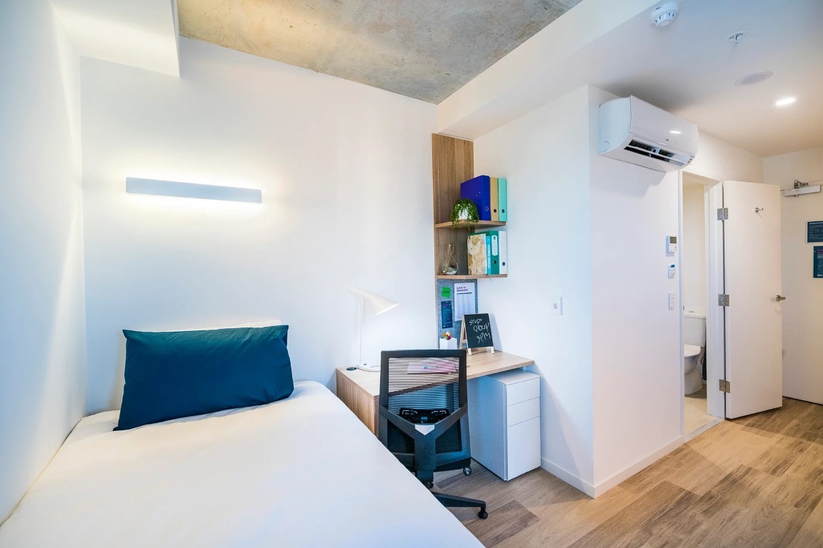 King Single Bed, Large Twin Apartment, Standard View - Scape Peel - Gallery - 4