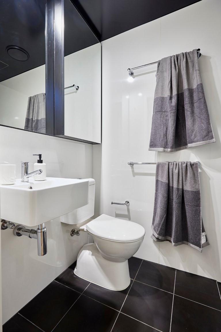  King Single Bed, 6 Bed Apartment  -  اتيرا لاتروب اس تي  - Gallery -  4