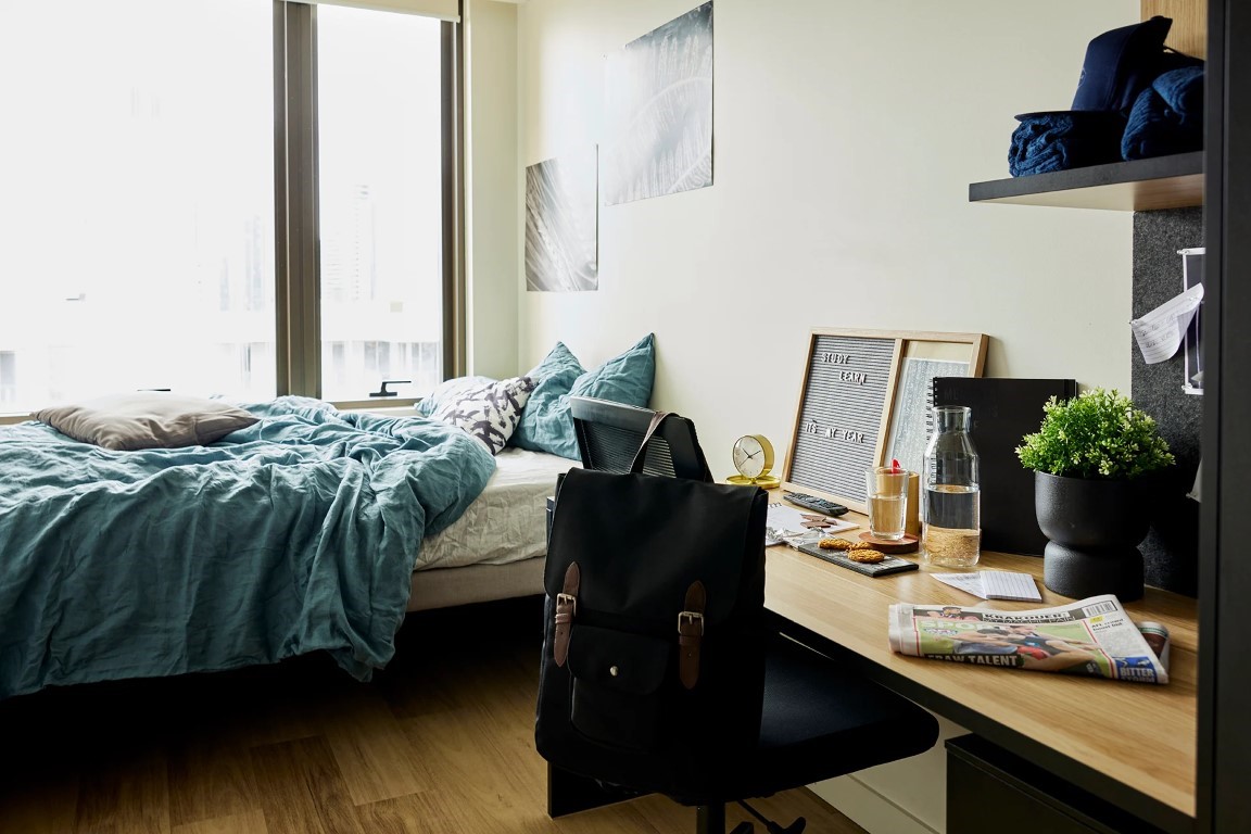  King Single Bed, 7 Bed Apartment  -  اتيرا لاتروب اس تي  - Gallery -  1