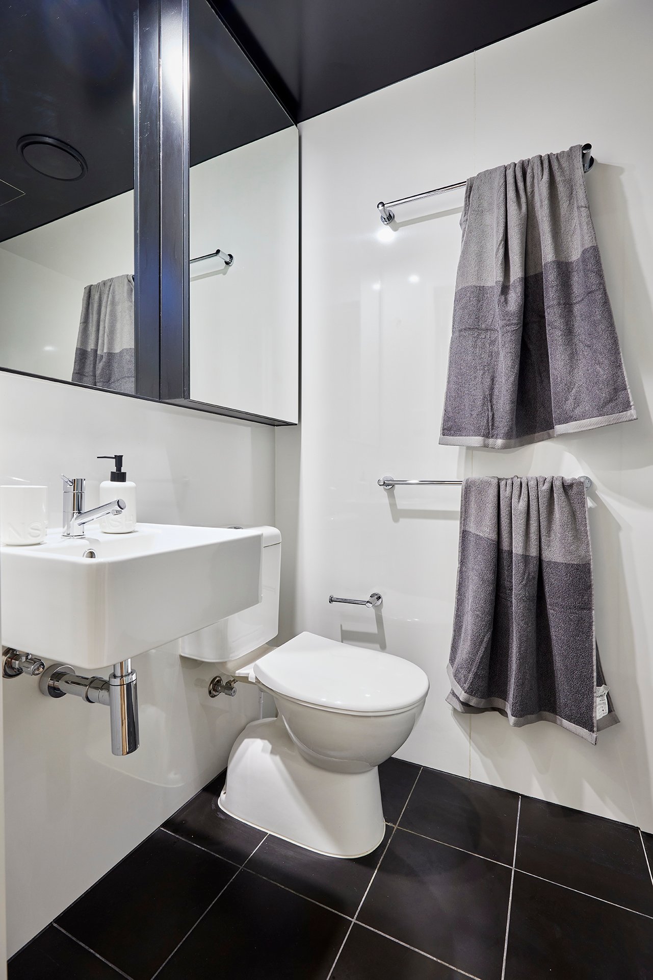  Double Bed, Ultra Studio Apartment, Standard View  -  اتيرا لاتروب اس تي  - Gallery -  3