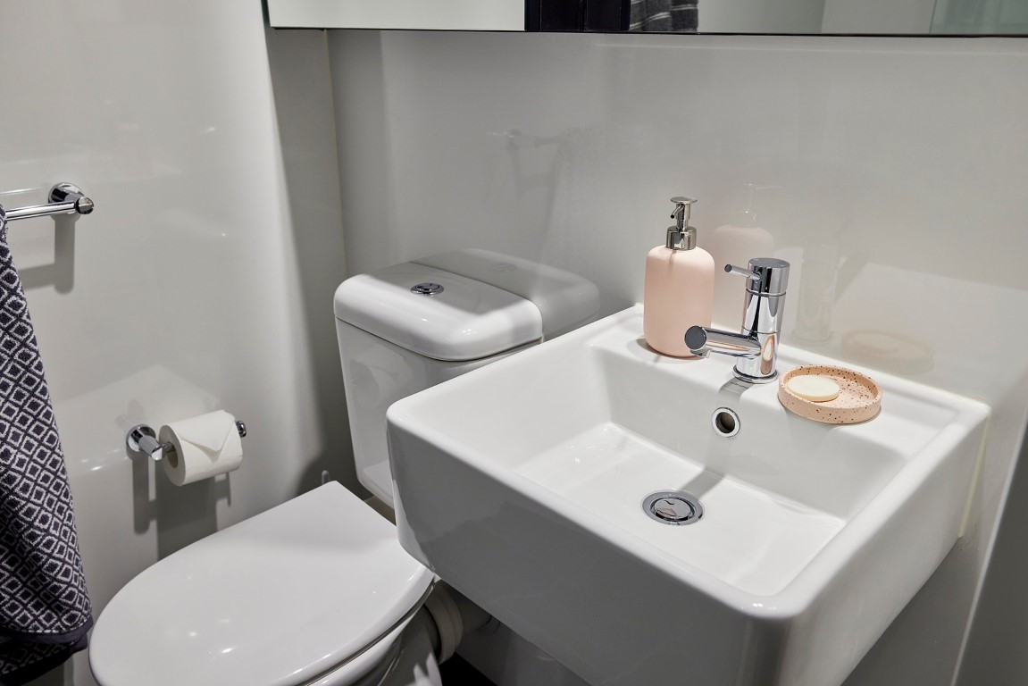  King Single Bed, Ultra Twin Apartment, Standard View  -  اتيرا لاتروب اس تي  - Gallery -  8