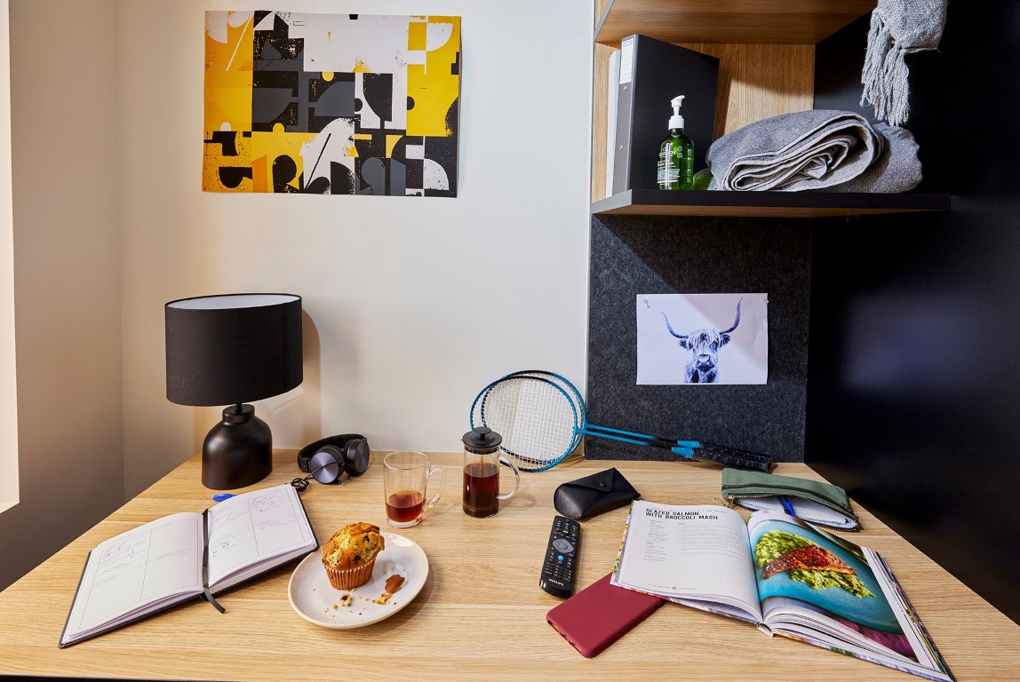  King Single Bed, Signature Studio Apartment, Standard View  -  اتيرا لاتروب اس تي  - Gallery -  3