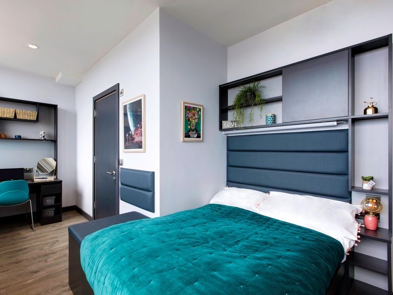  Deluxe En-Suite  -  New Mill  - Gallery -  1