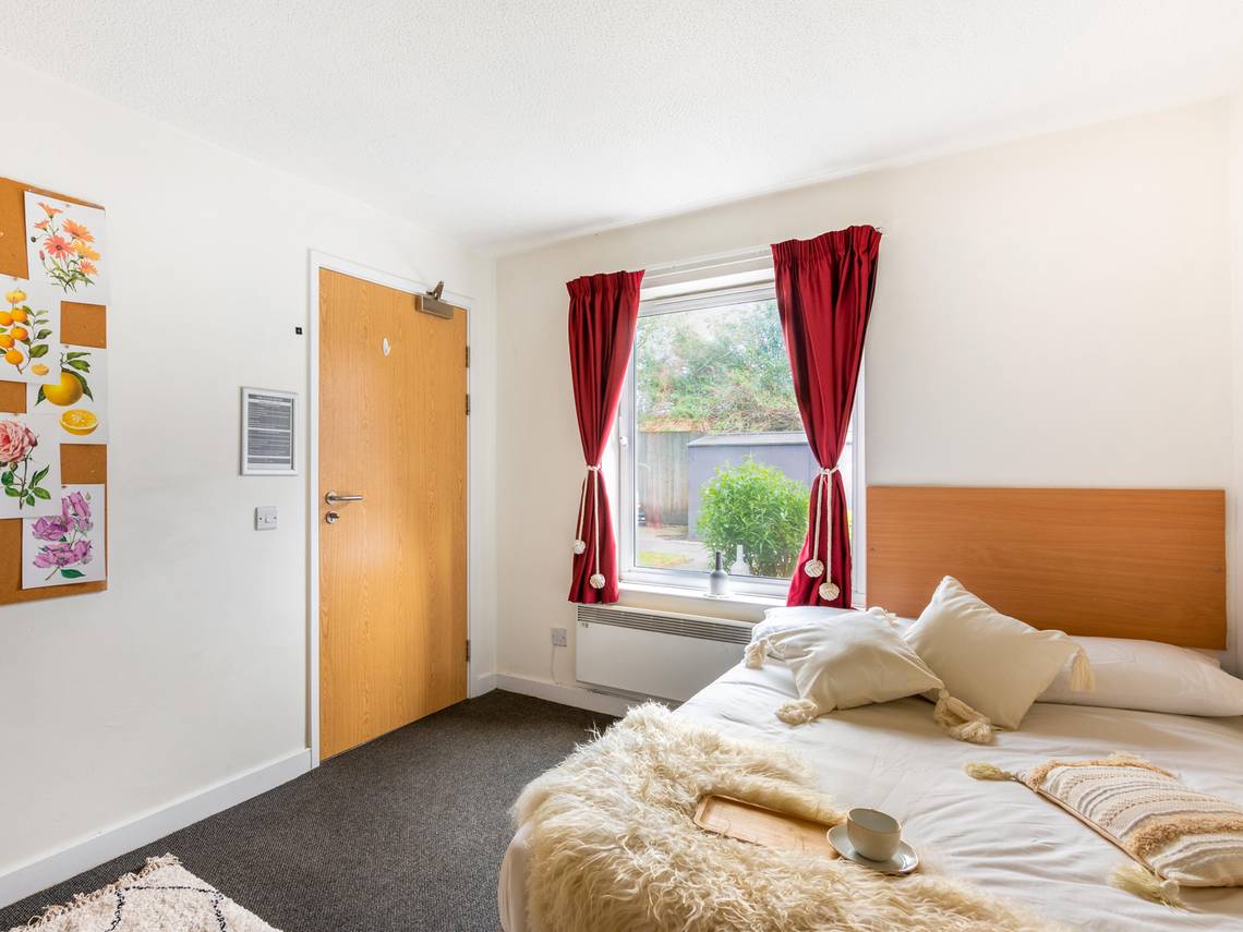 Classic Room - 4 Bed Shared House - 1