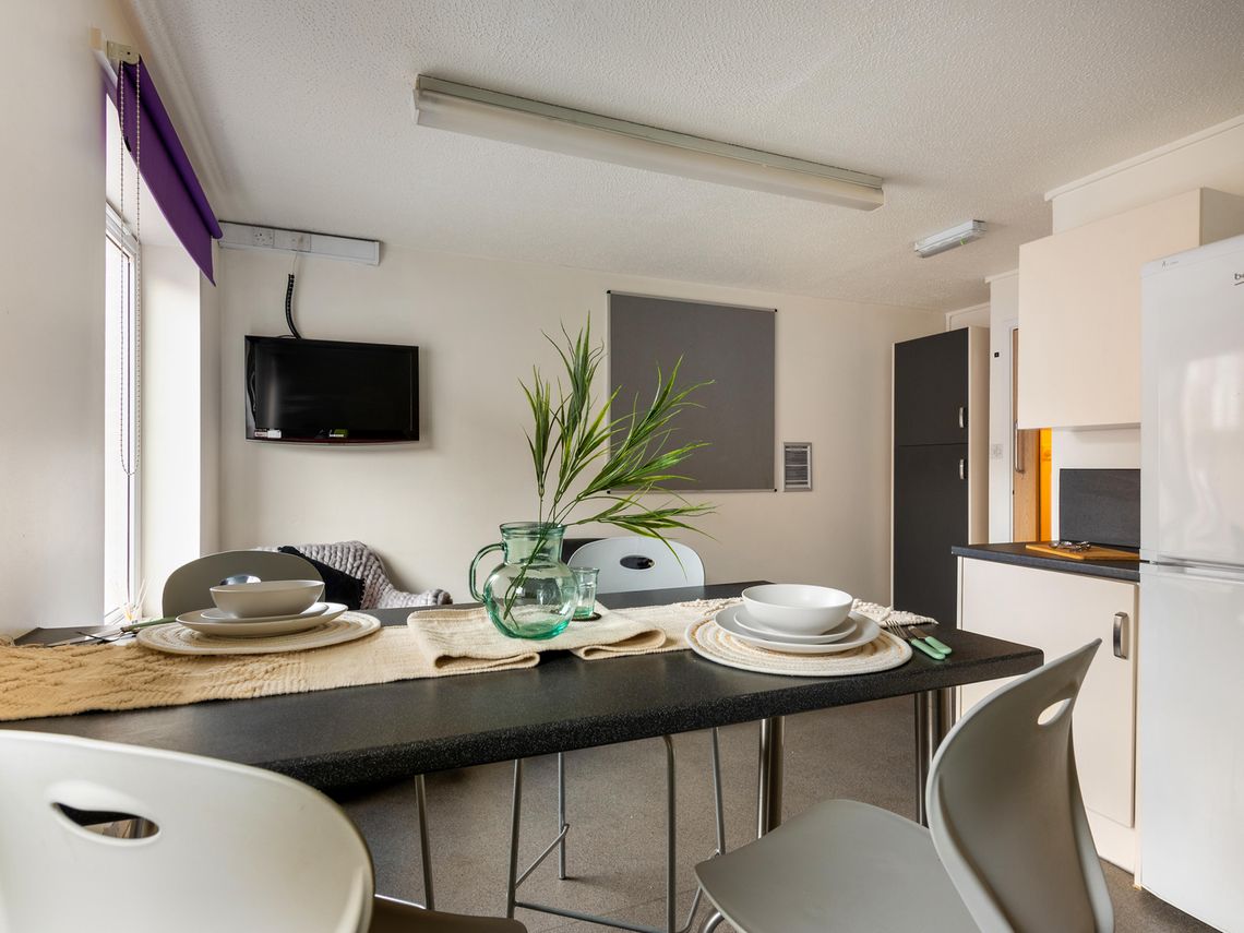 Classic Room - 4 Bed Shared House - 5