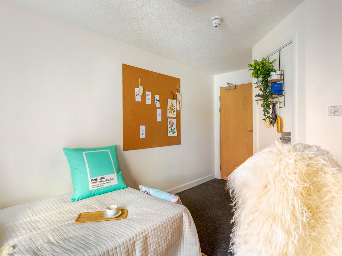 Standard En-Suite - 3