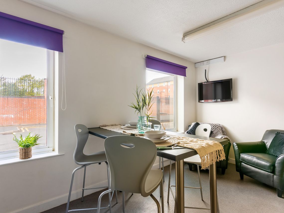 Standard Room - 4 Bed Shared House - 4