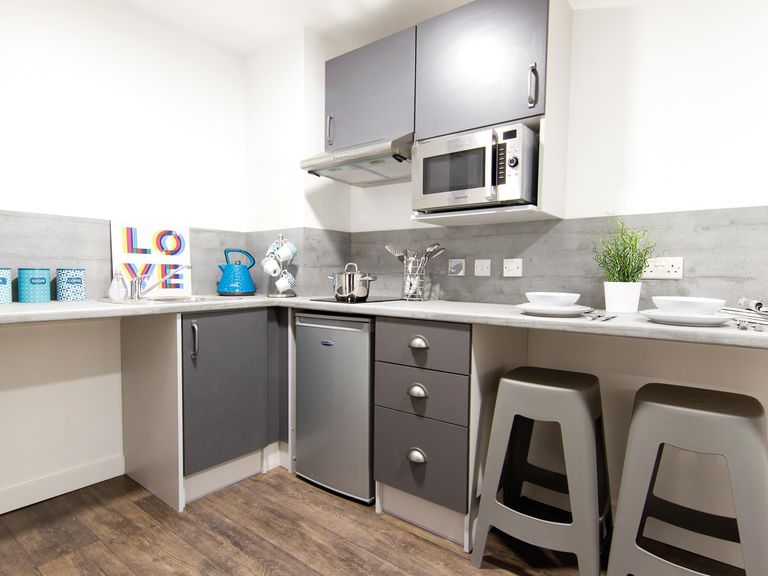  Classic - 2 Bed Flat  -  Beckley Point  - Gallery -  3