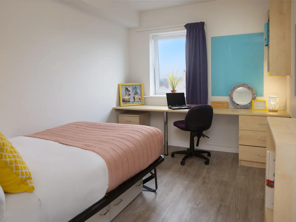 Premium En Suite - Knoll Court - Gallery - 1