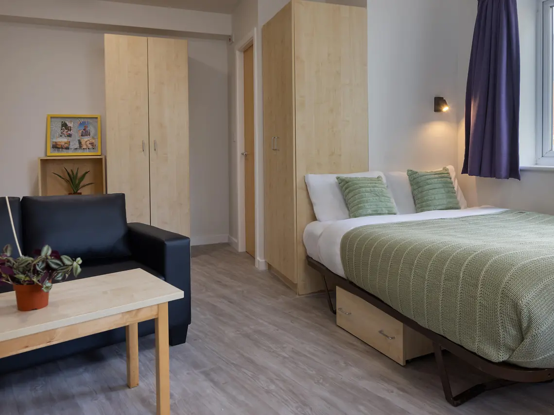 Deluxe En-Suite - Knoll Court - Gallery - 4