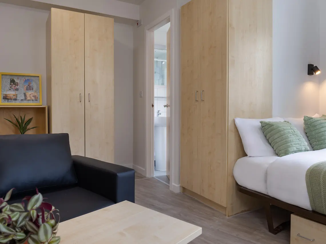 Deluxe En-Suite - Knoll Court - Gallery - 7