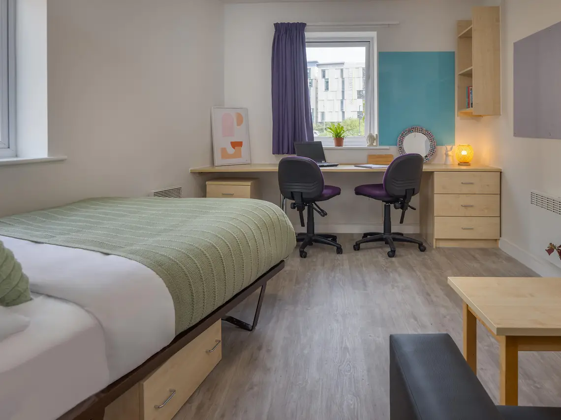 Deluxe En-Suite - Knoll Court - Gallery - 1