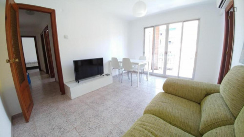 Nice 3-bedroom apartment with balcony in Ayora