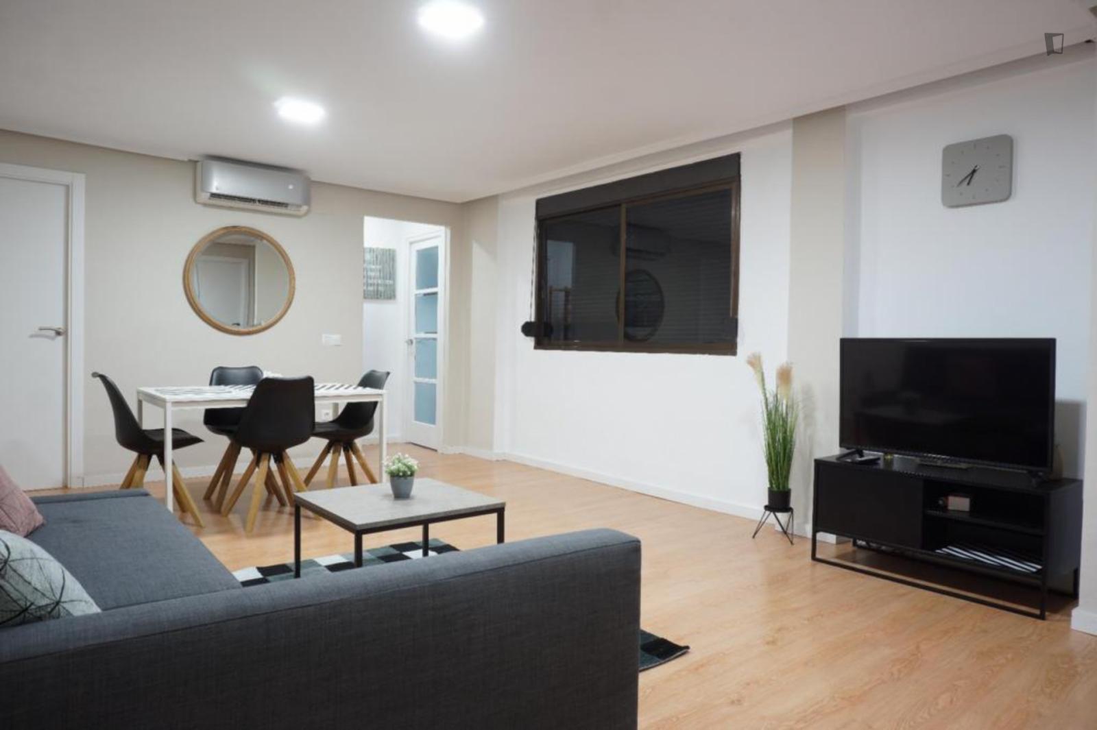  Comfy 3-Bedroom Apartment In Ayora  -  Comfy 3-bedroom apartment in Ayora  - Gallery -  1