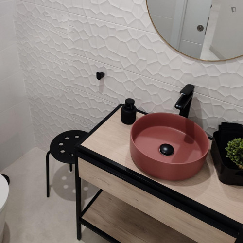 Incredible single bedroom close by Plaza Borrull tram station - Gallery - 13