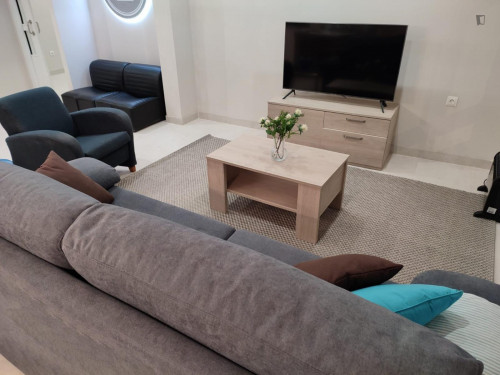 Incredible single bedroom close by Plaza Borrull tram station