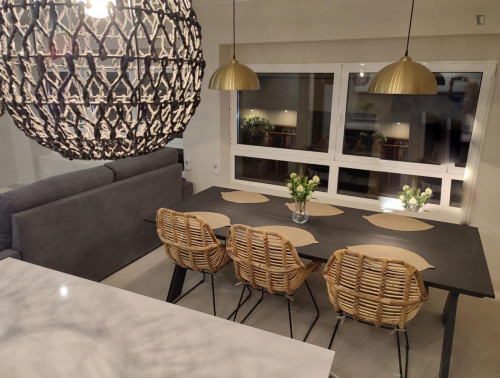 Incredible single bedroom close by Plaza Borrull tram station - Gallery - 6