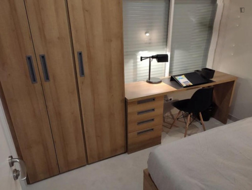 Nice singe bedroom near to Plaza de la Pau