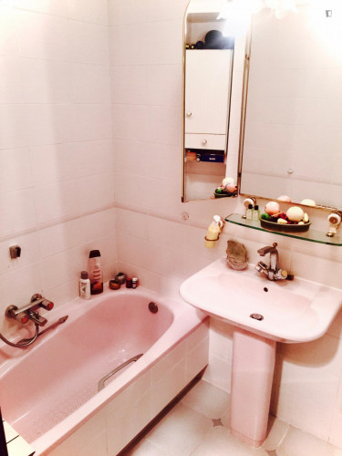 Big Double bedroom in 3-bedroom apartment - Gallery - 9