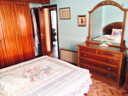 Big Double bedroom in 3-bedroom apartment
