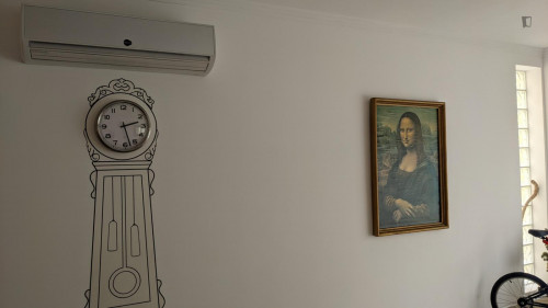 Private Attic Floor with Bathroom - Quiet Study Space near Nova SBE and beach