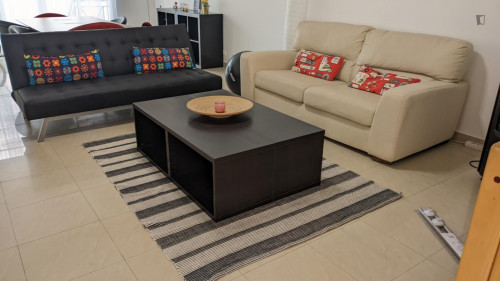 Private Attic Floor with Bathroom - Quiet Study Space near Nova SBE and beach