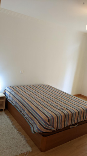 Very nice bedroom with double bed and balcony near Nova SBE