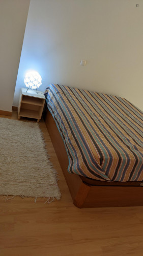 Very nice bedroom with double bed and balcony near Nova SBE