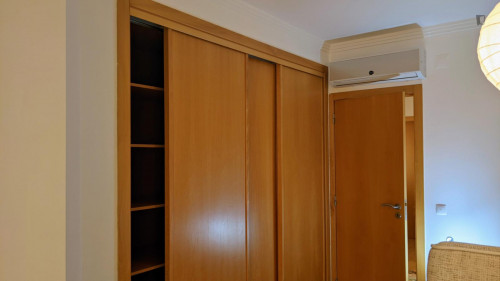 Very nice bedroom with double bed and balcony near Nova SBE - Gallery - 7