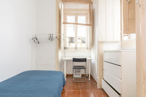 Nice single bedroom in lively Bairro Alto