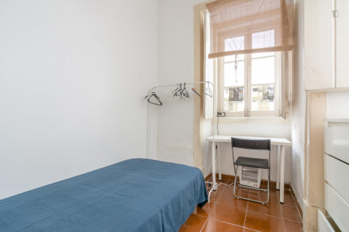 Nice single bedroom in lively Bairro Alto