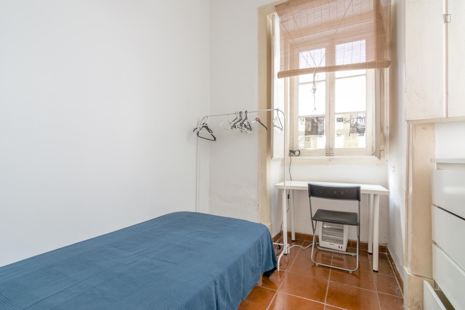 Nice Single Bedroom In Lively Bairro Alto - 1