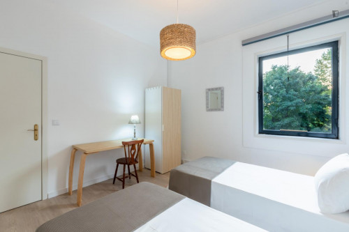 Modern and well-equipped 2-Bedroom apartment near the Marquês metro in Porto