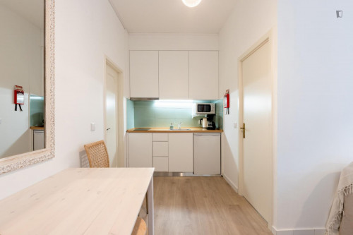 Modern and well-equipped 2-Bedroom apartment near the Marquês metro in Porto - Gallery - 9